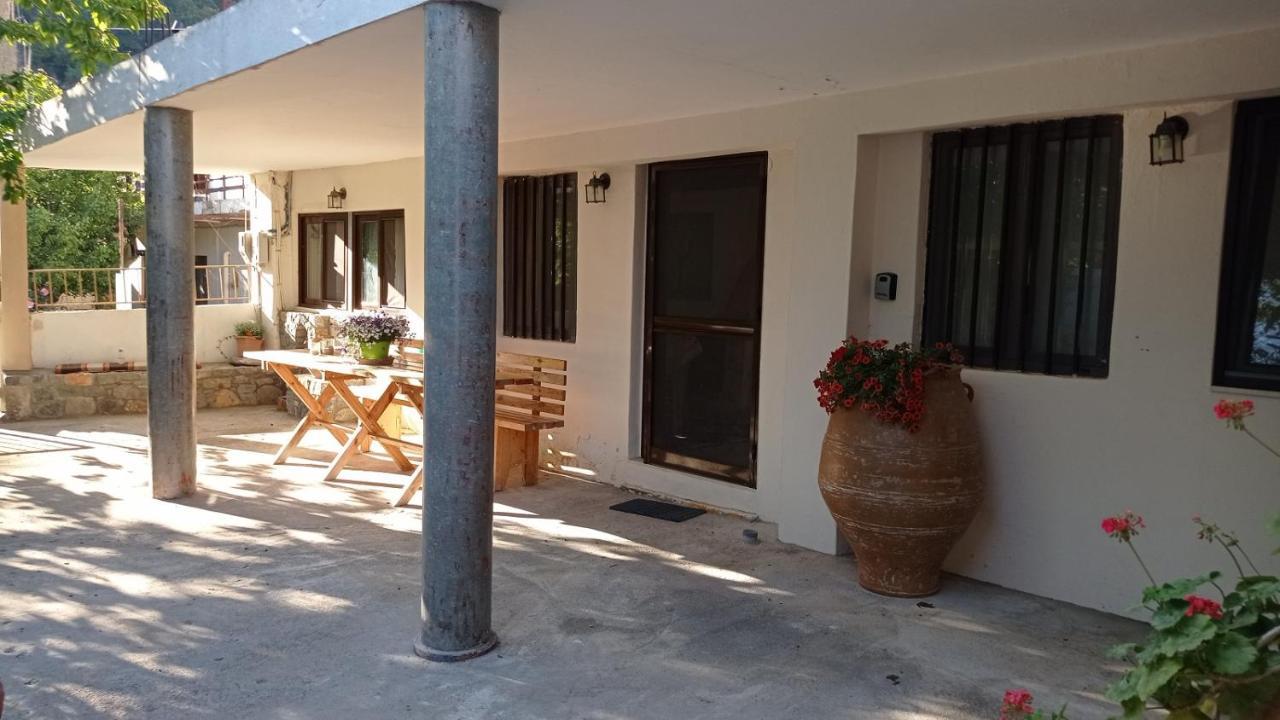 Villatzer - Traditional House With Fireplace And Garden Tzermiádon Exteriör bild